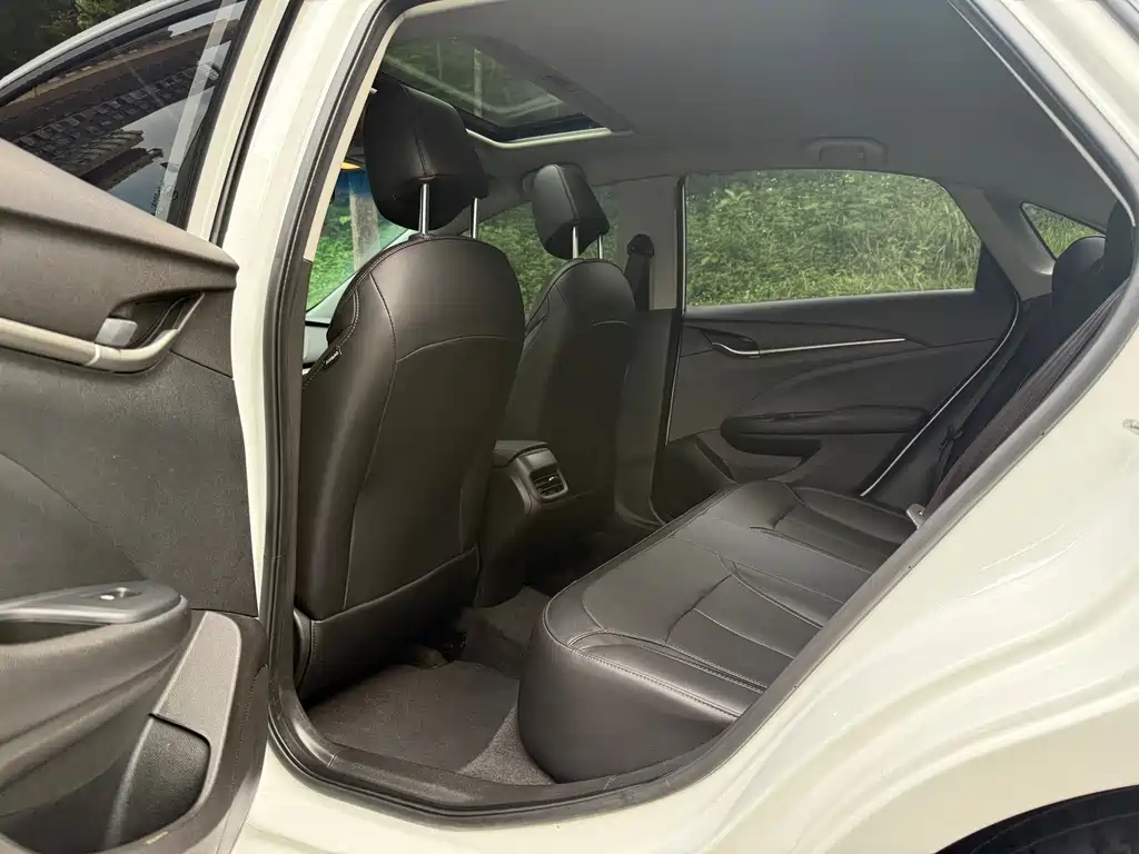Buick Excelle — миниатюра 8