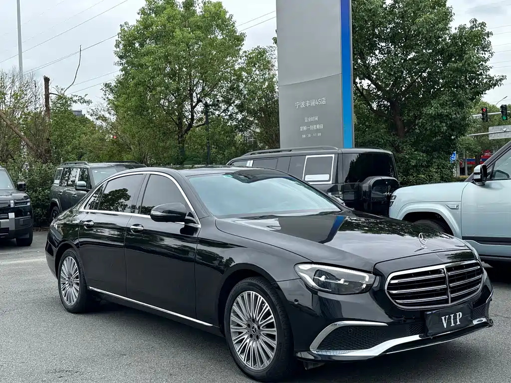 Mercedes-Benz E-Class — миниатюра 3