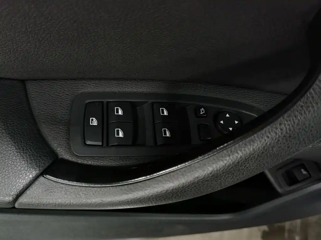 BMW X1 — миниатюра 9
