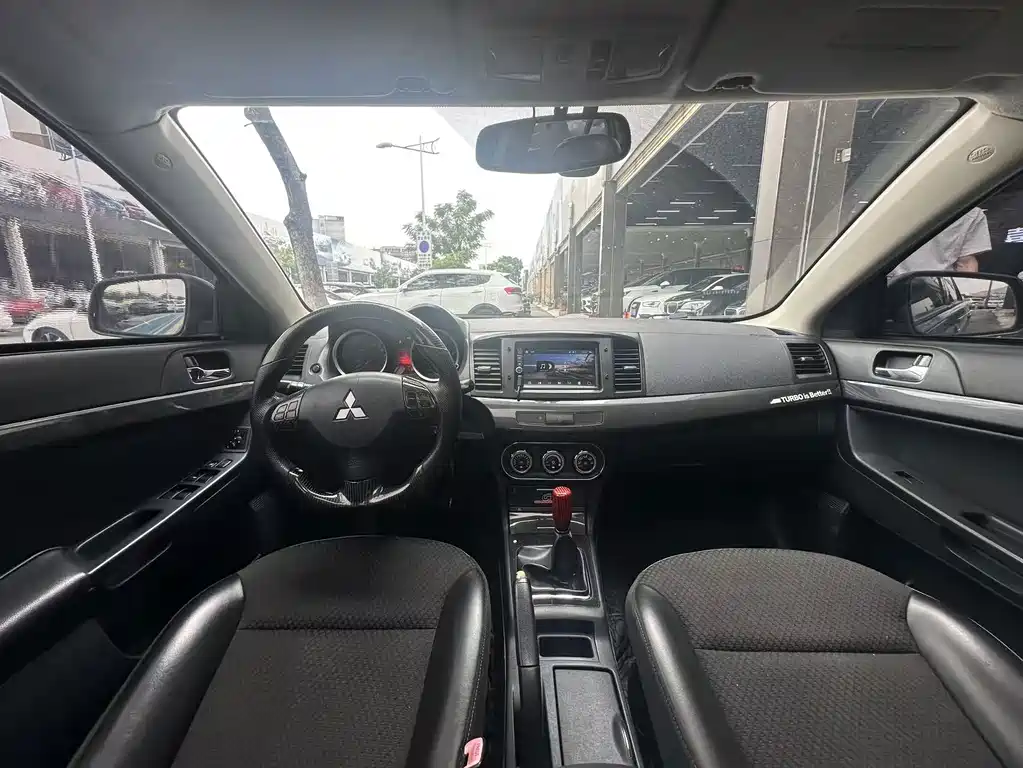 Mitsubishi Lancer EX — миниатюра 9