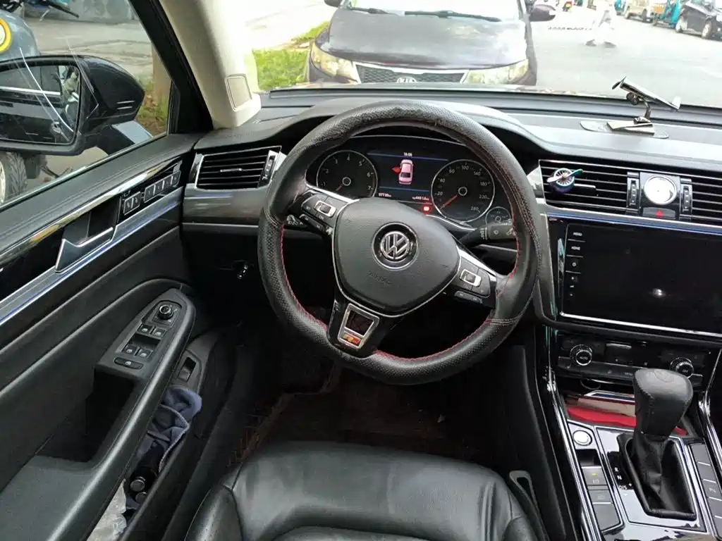 Volkswagen Phideon — миниатюра 6