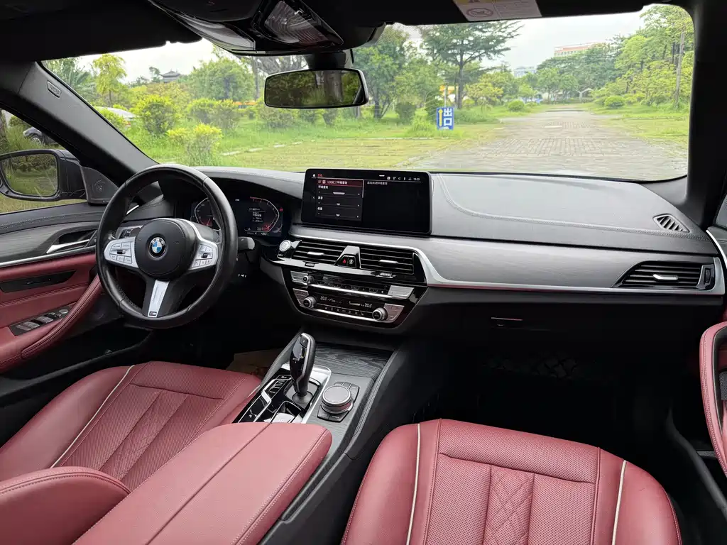 BMW 5 Series — миниатюра 7