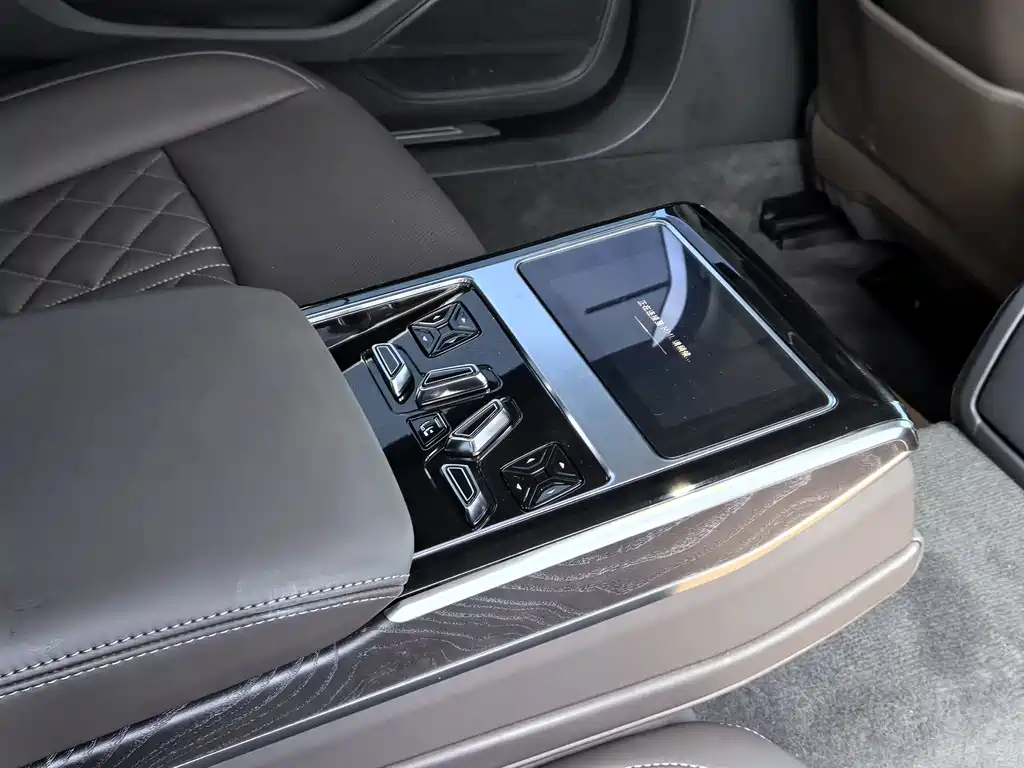 Audi A8 — миниатюра 15