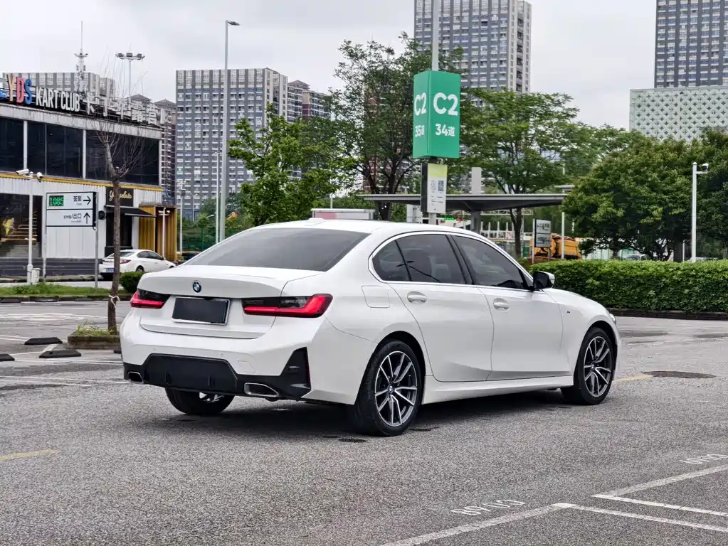 BMW 3 Series — миниатюра 4