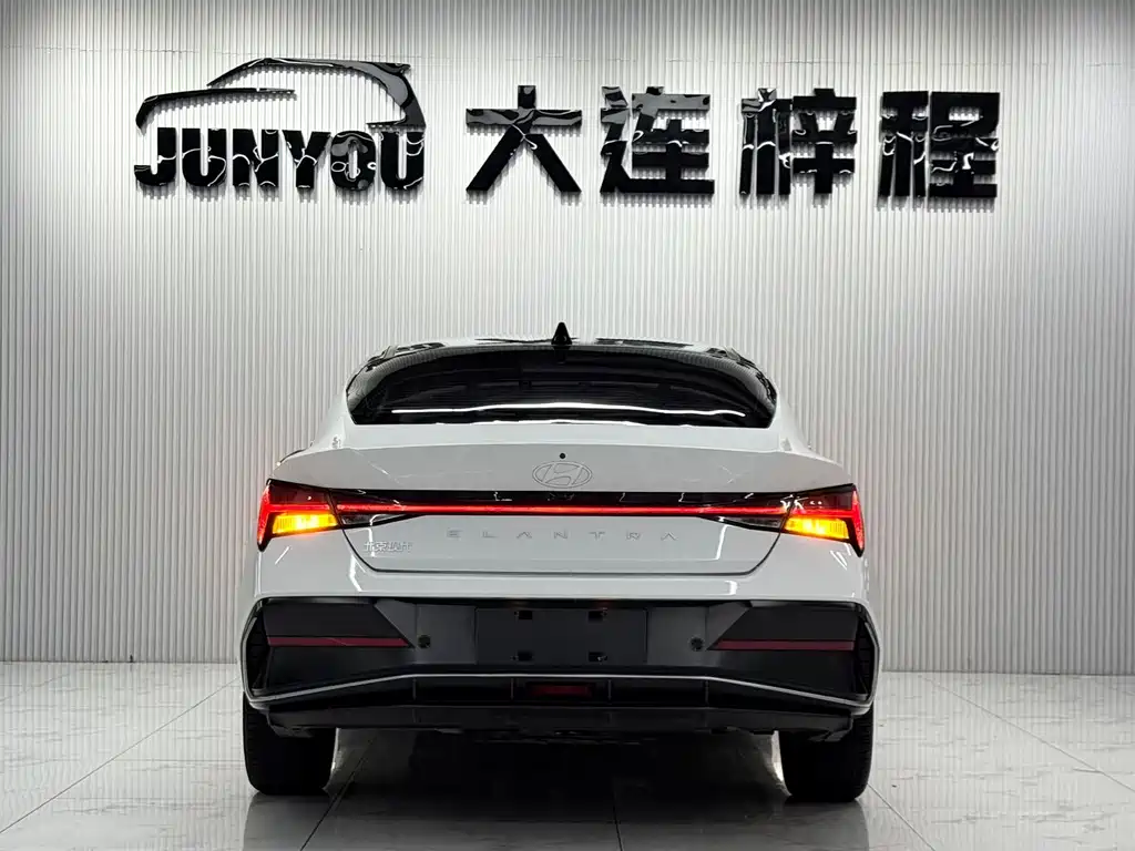 Hyundai Elantra — миниатюра 4