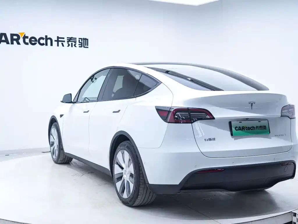 Tesla Model Y 2022 — фото 9