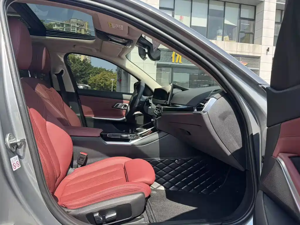 BMW i3 2022 eDrive 35 L