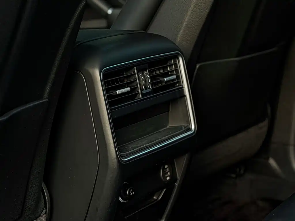 Porsche Cayenne — миниатюра 18