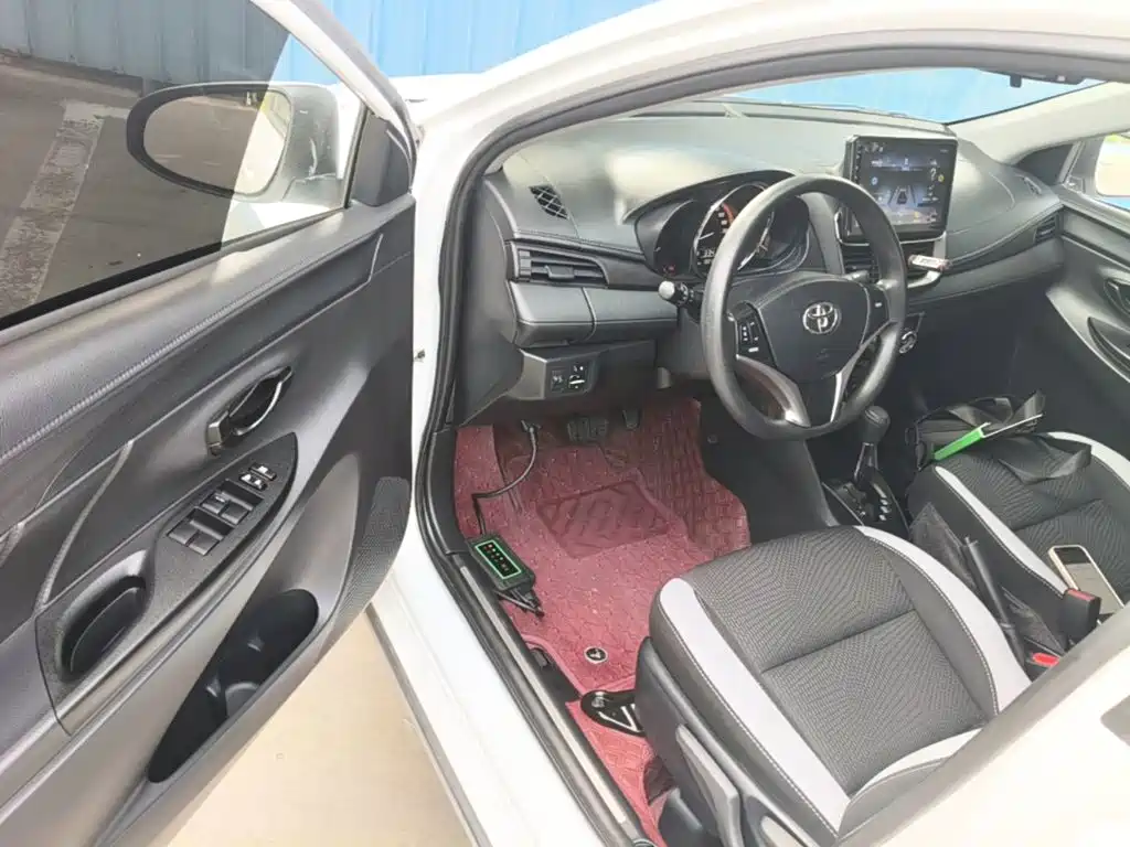 Toyota Yaris L — миниатюра 16