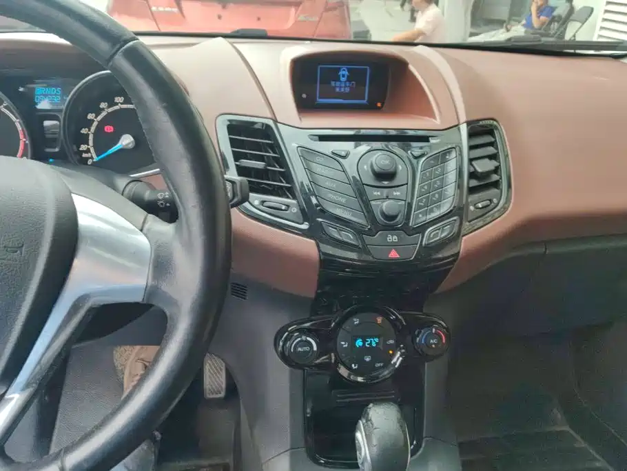Ford Fiesta — миниатюра 13