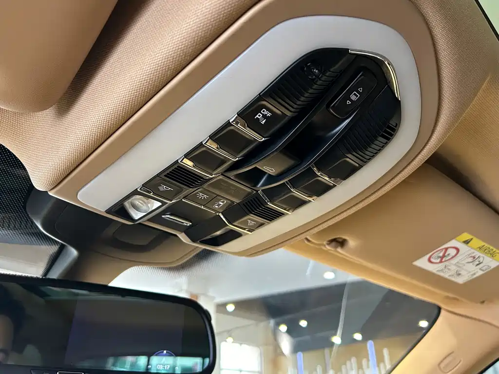 Porsche Cayenne — миниатюра 19