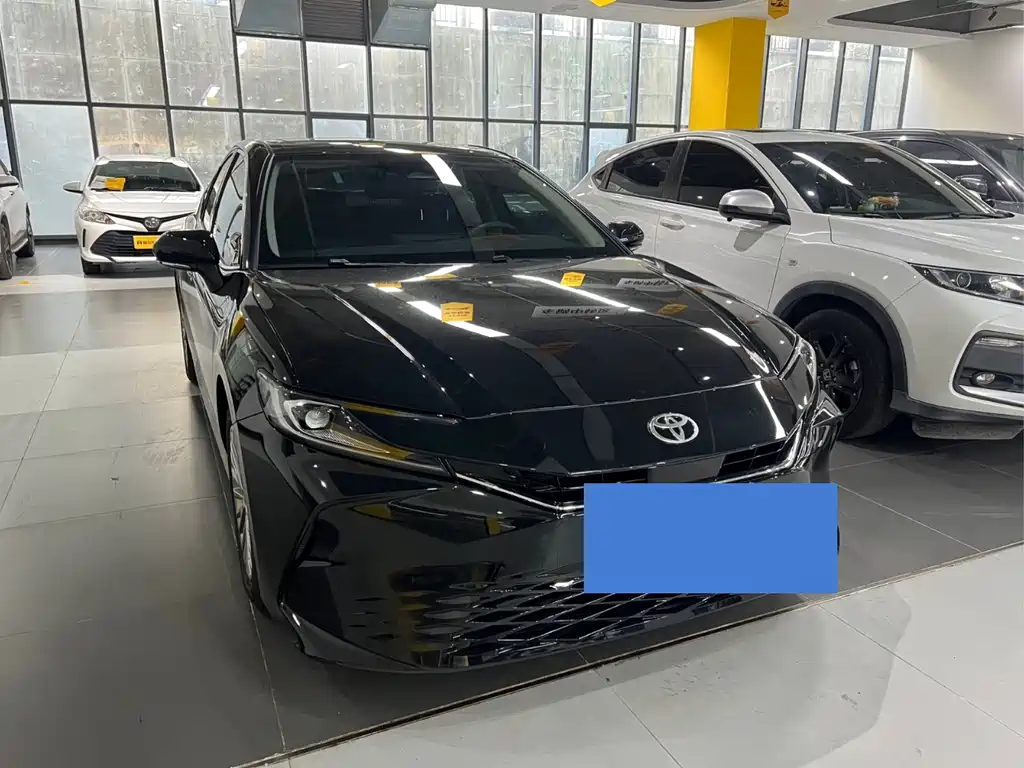 Toyota Camry 2025