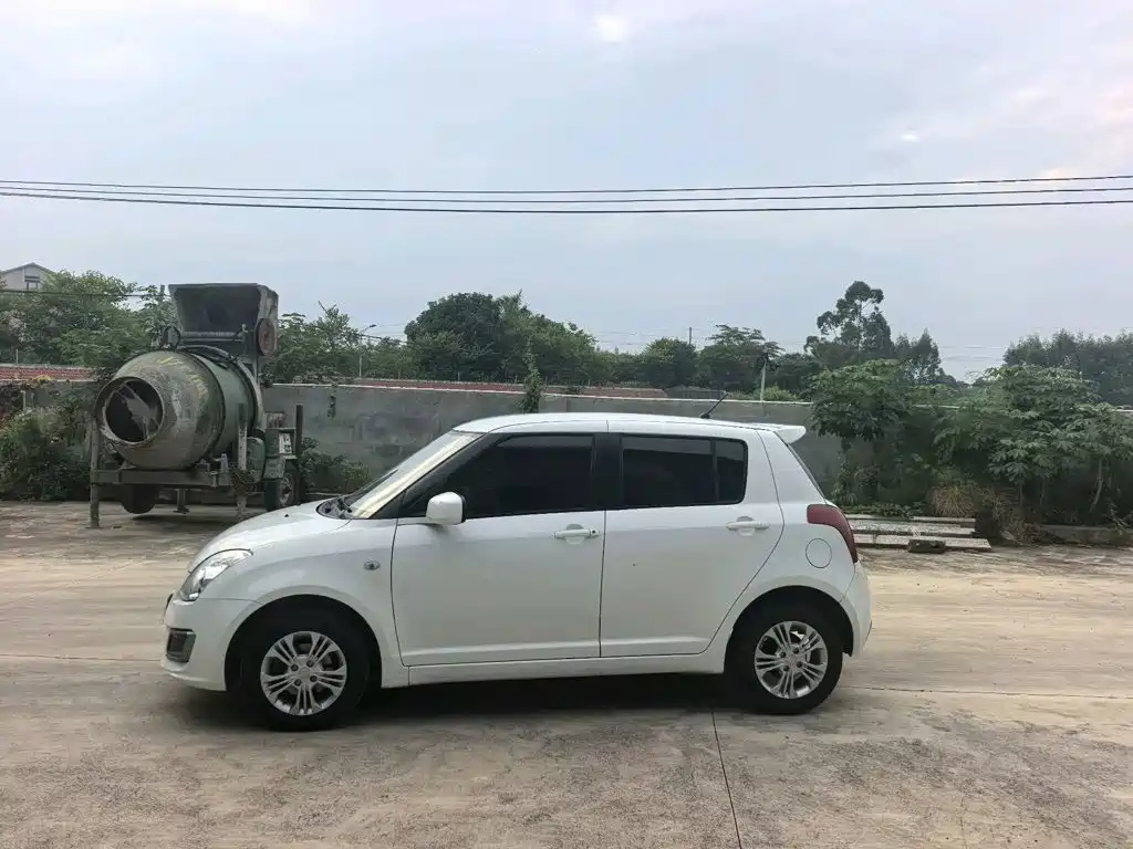 Suzuki Swift — миниатюра 4