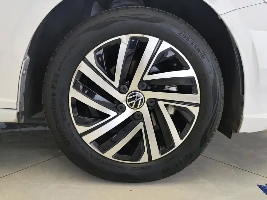 Volkswagen Lavida — миниатюра 6