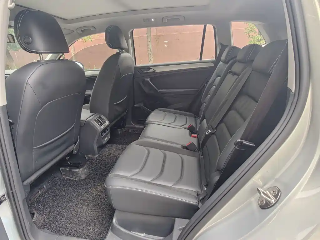 Volkswagen Tiguan L — миниатюра 15