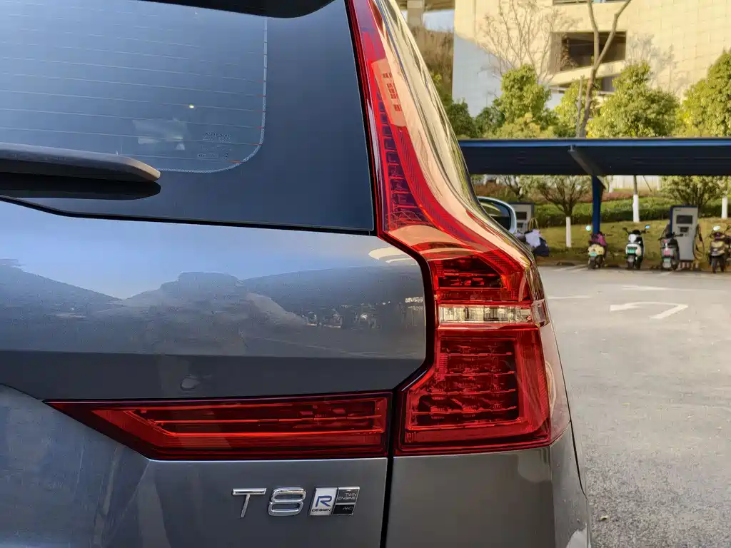 VOLVO XC60 PLUG IN HYBRID