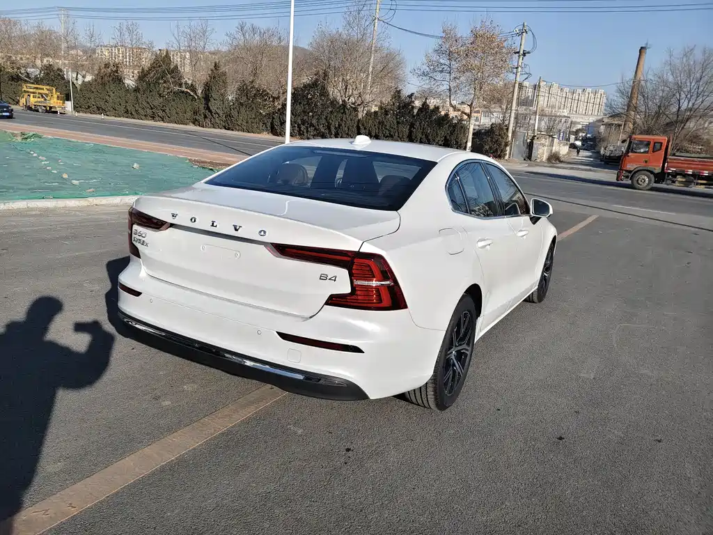 VOLVO S60