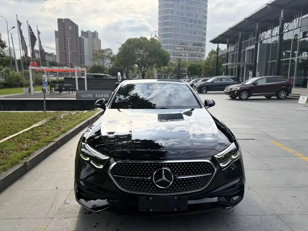 Mercedes-Benz E-Class (Import) — миниатюра 2