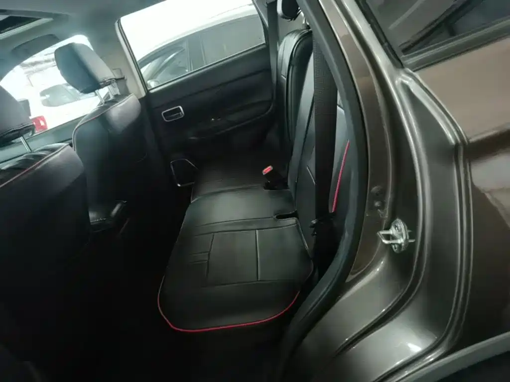 Mitsubishi Outlander — миниатюра 17