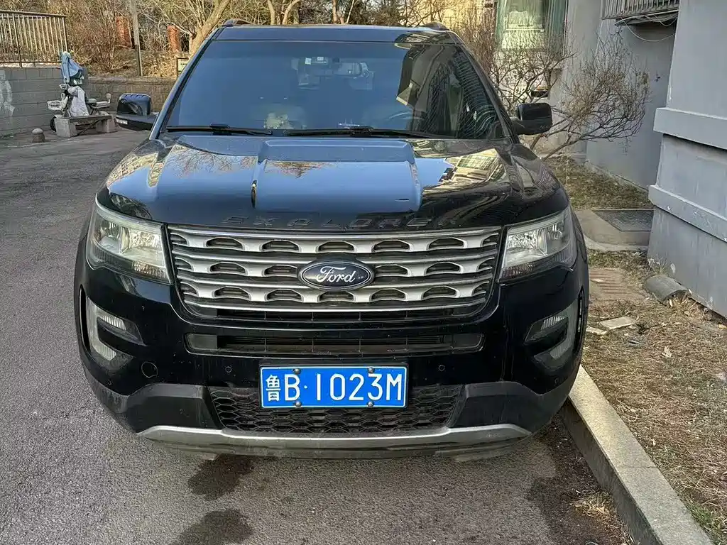 FORD EXPLORER
