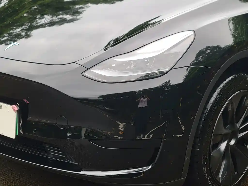 Tesla Model Y — миниатюра 4