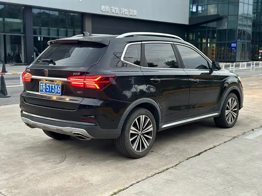 Roewe RX5 — миниатюра 4