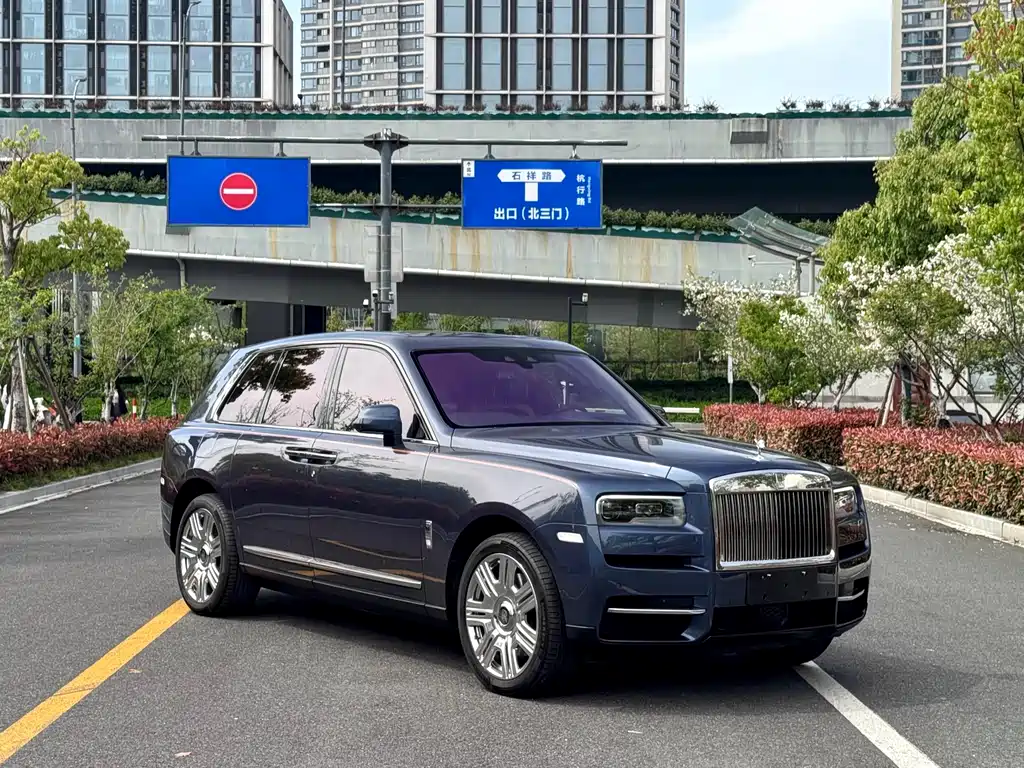 Rolls-Royce Cullinan 2018 мест