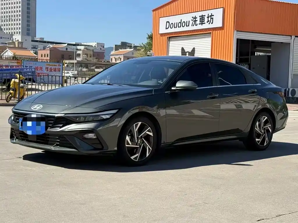 Hyundai Elantra