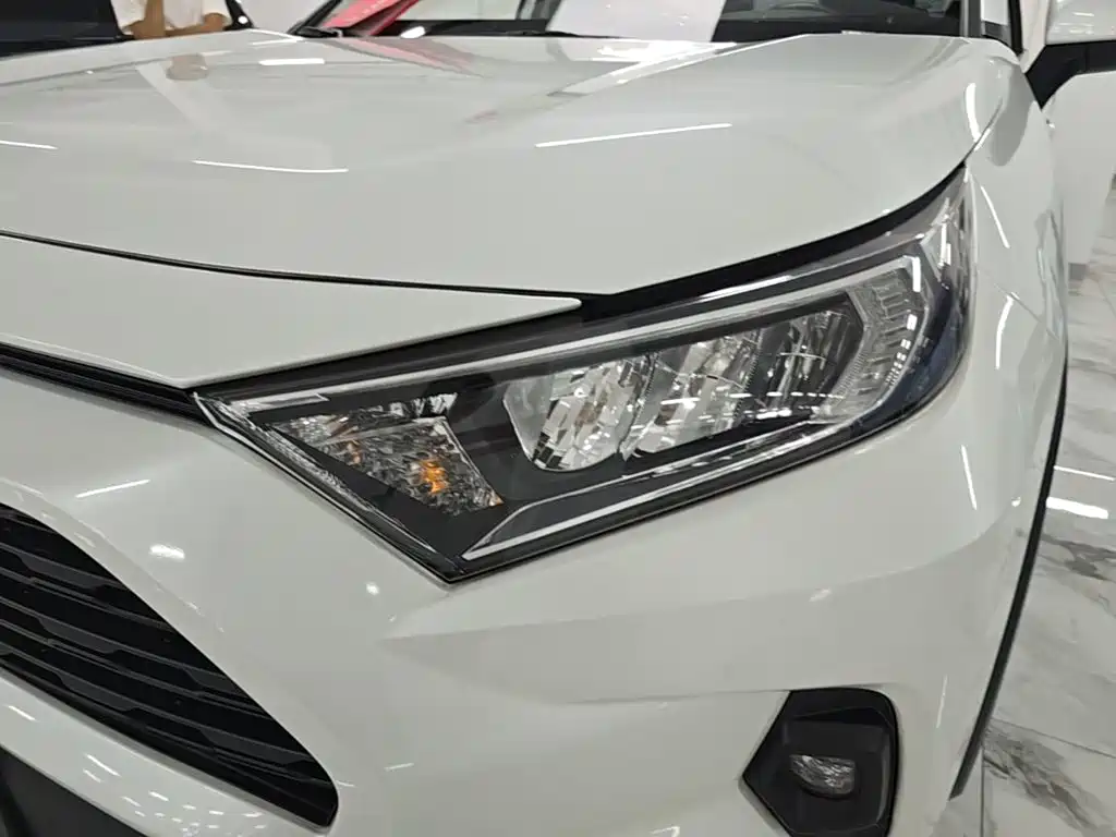 Toyota RAV4 — миниатюра 24