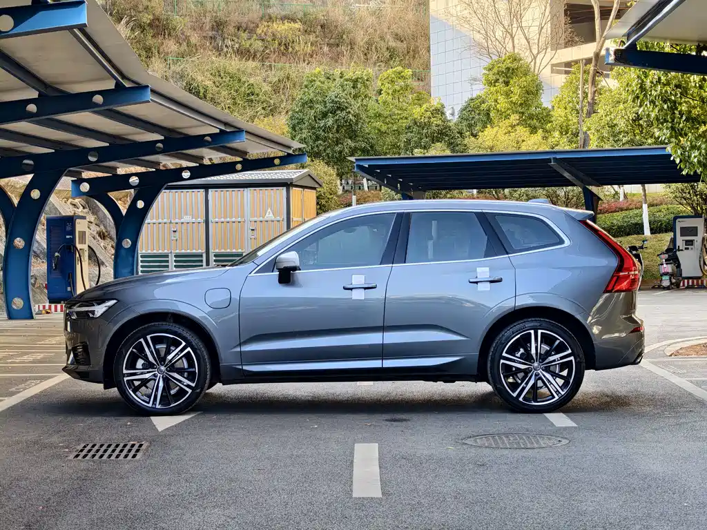 VOLVO XC60 PLUG IN HYBRID