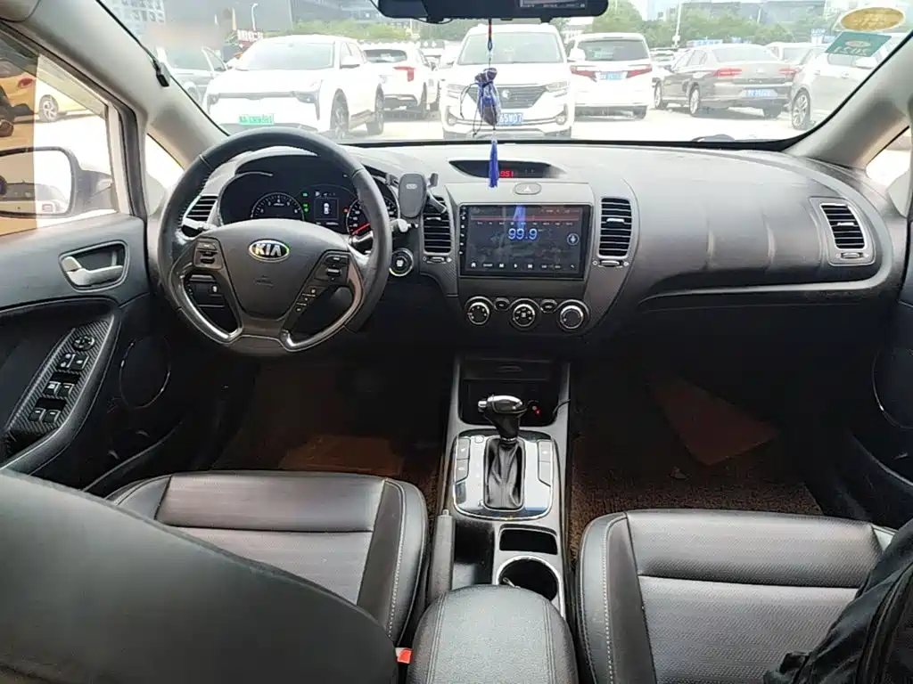 Kia K3 — миниатюра 10