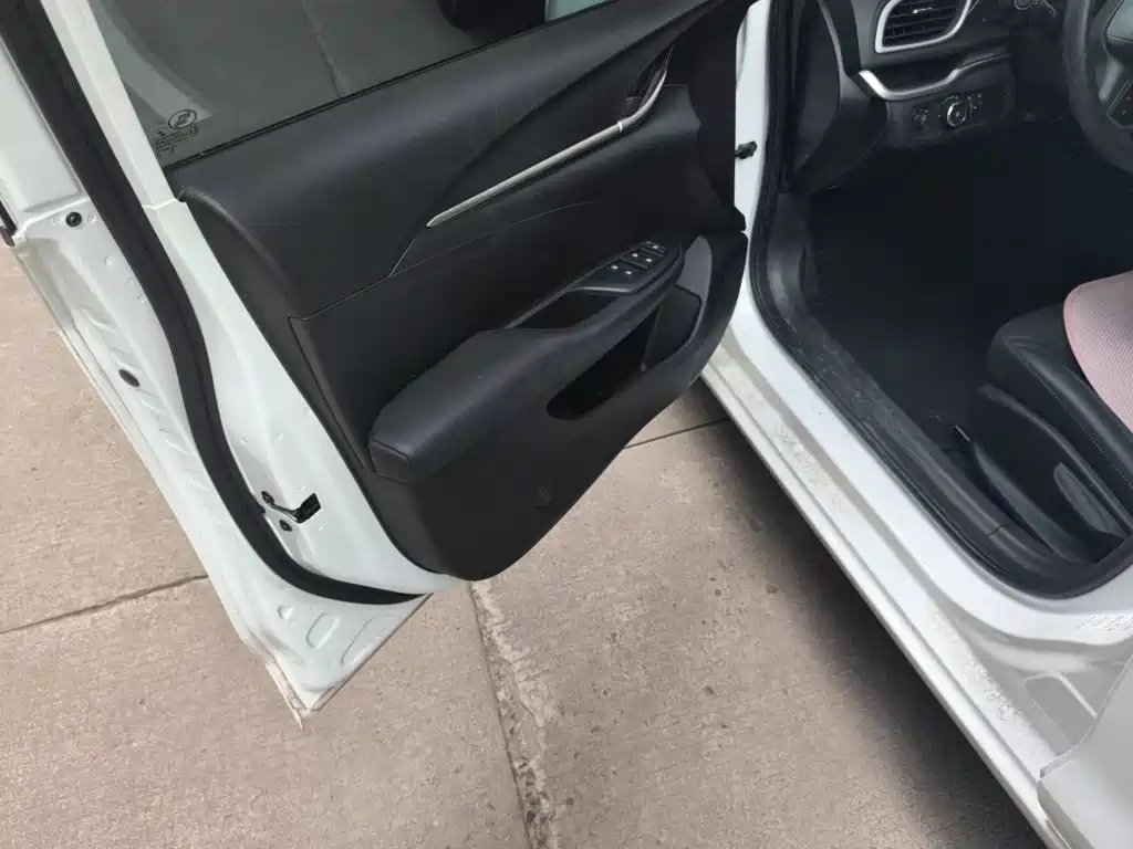 Buick Excelle — миниатюра 12