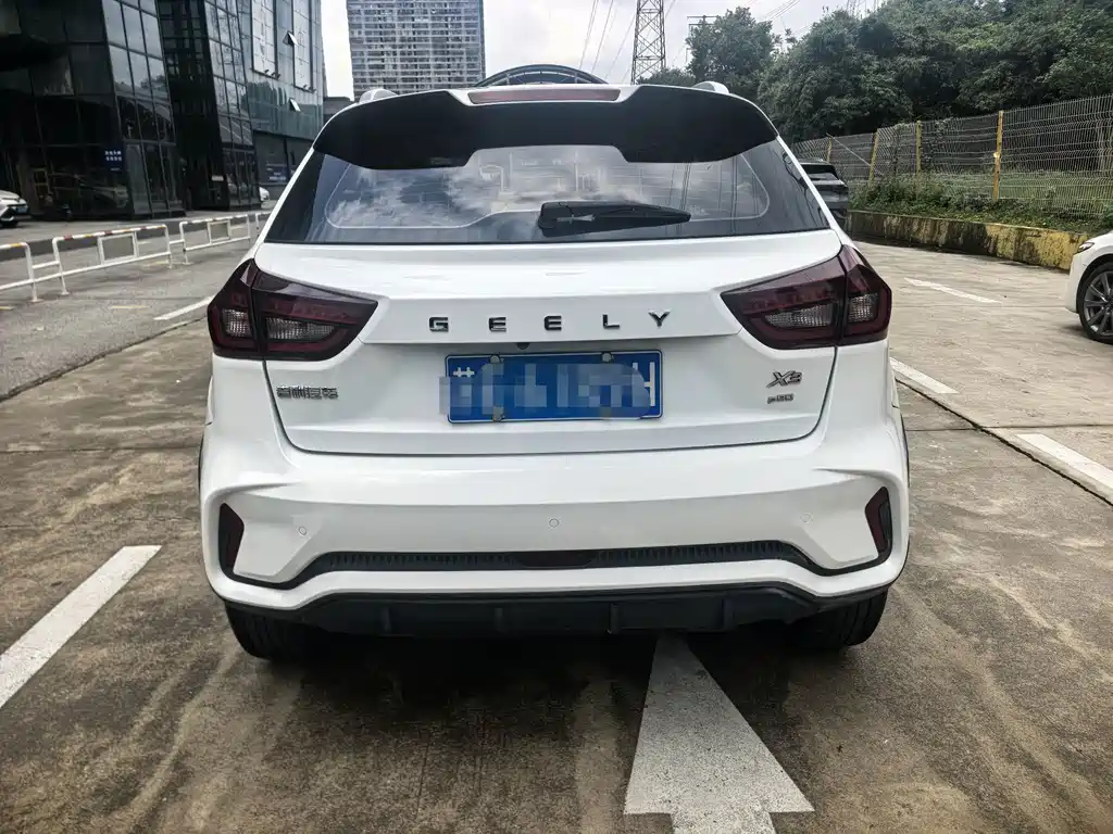 Geely Vision X3 — миниатюра 5