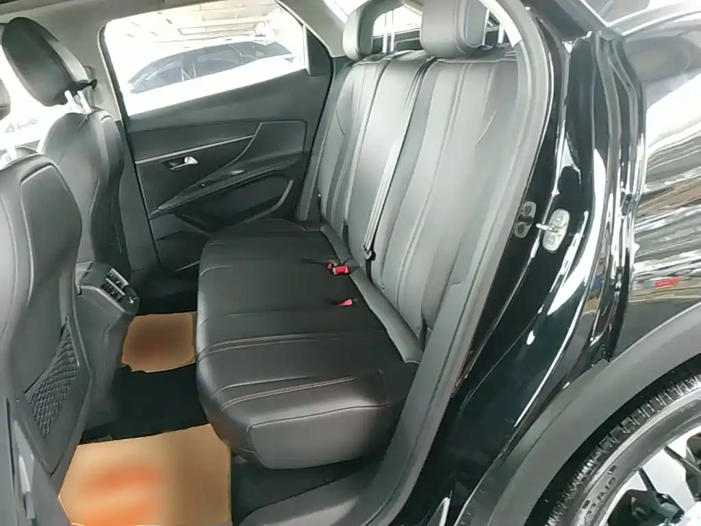 Peugeot 4008 — миниатюра 17