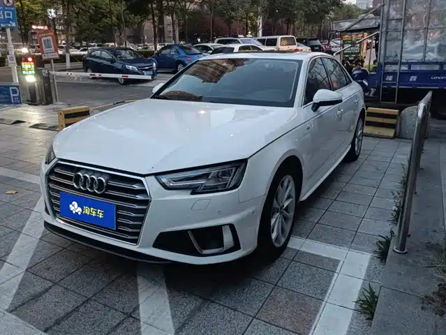 AUDI A4L
