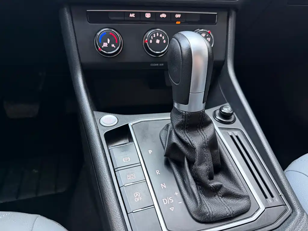 Volkswagen Lavida — миниатюра 15