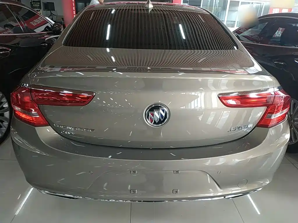Buick LaCrosse — миниатюра 6