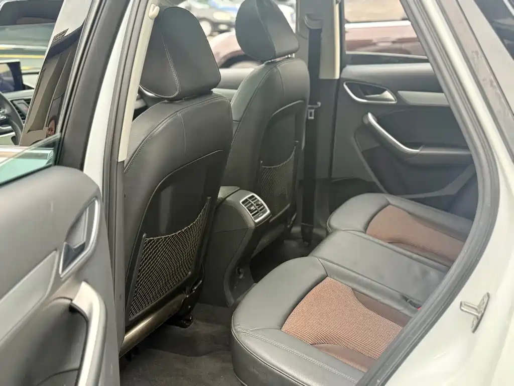 Audi Q3 — миниатюра 12