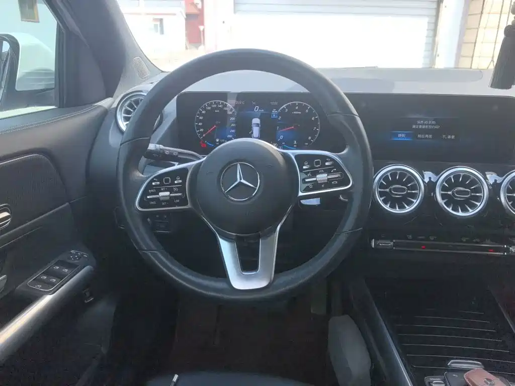 Mercedes-Benz GLA — миниатюра 6