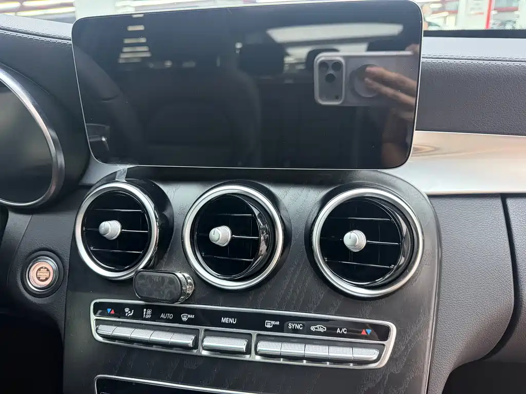 Mercedes-Benz C-Class — миниатюра 12