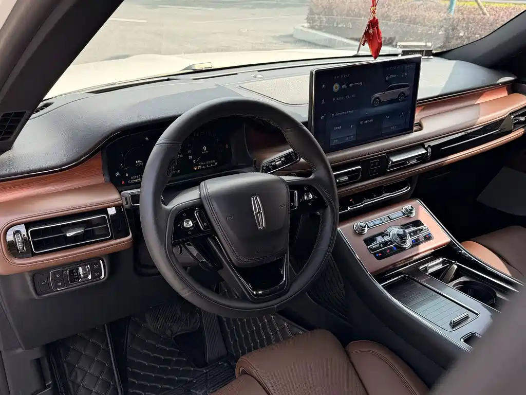 Lincoln Aviator — миниатюра 23