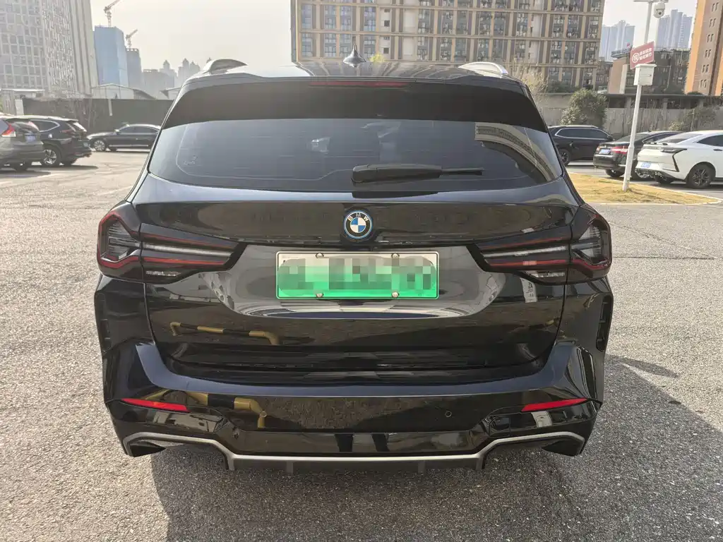 BMW iX3 — миниатюра 8