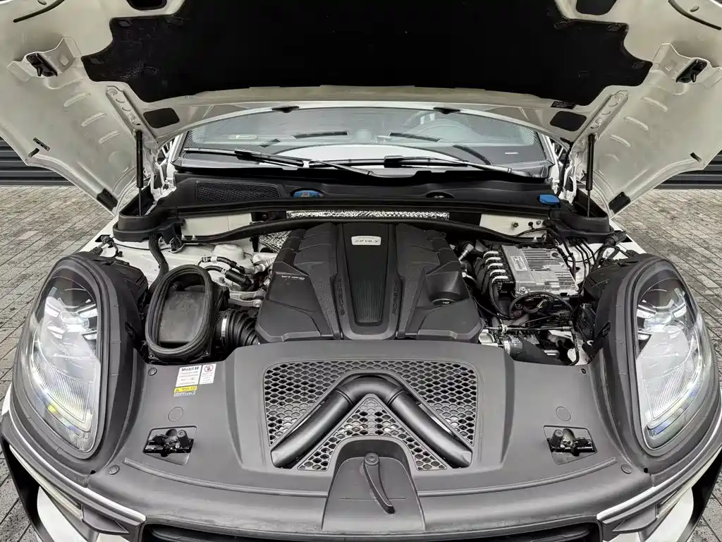 Porsche Macan — миниатюра 9