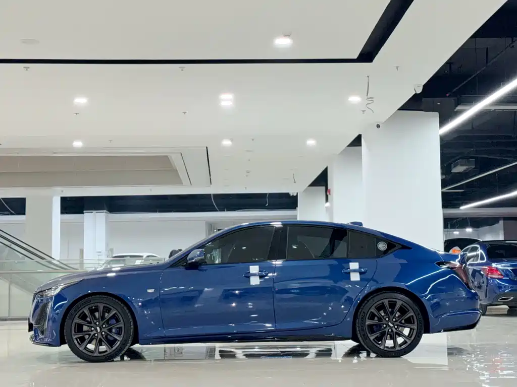 Cadillac CT5 — миниатюра 2