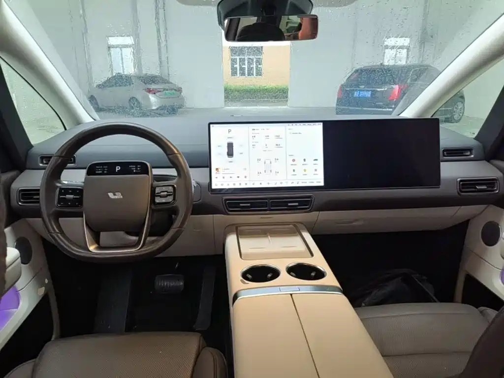 Li Auto Li MEGA — миниатюра 10