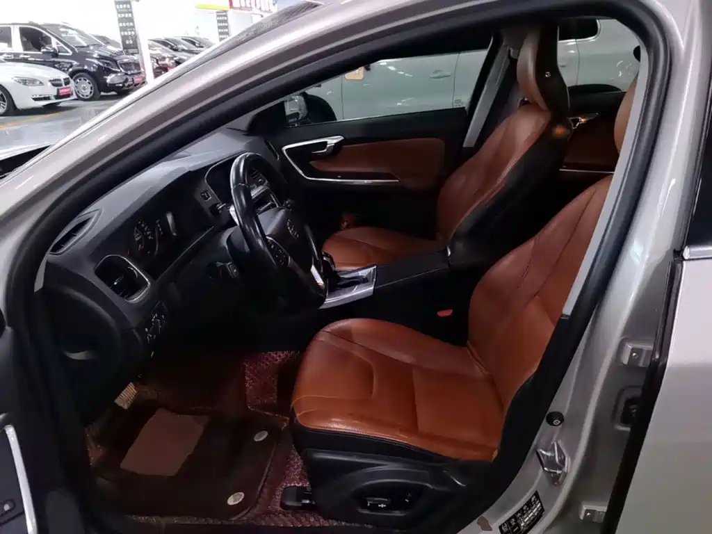 Volvo S60 — миниатюра 15