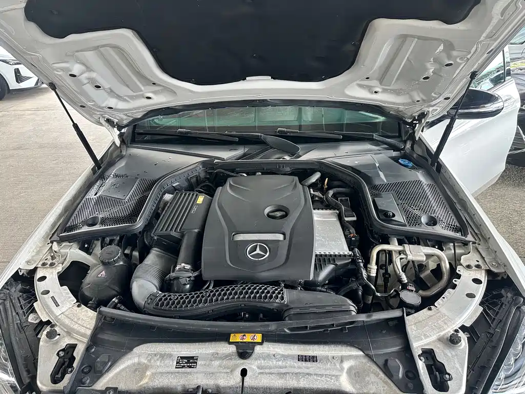 Mercedes-Benz C-Class — миниатюра 13