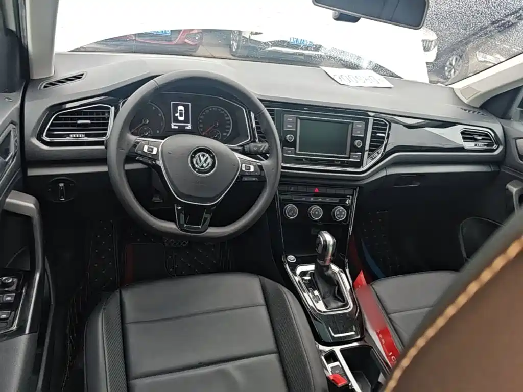 Volkswagen T-Roc — миниатюра 11
