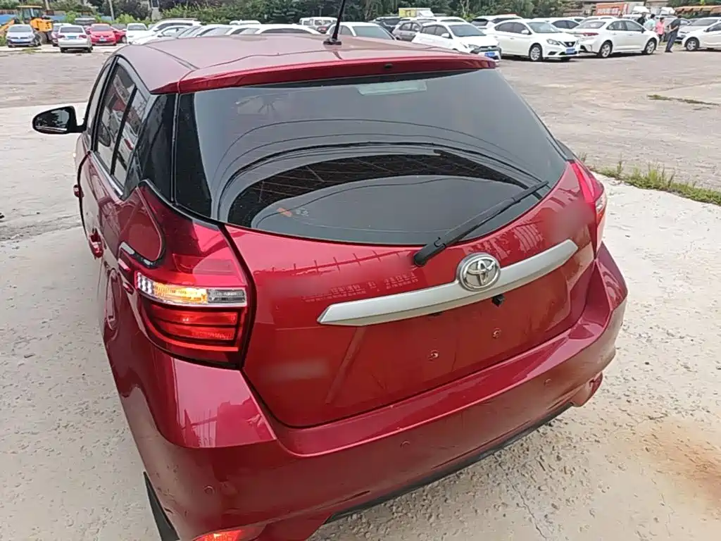 Toyota Yaris L — миниатюра 6