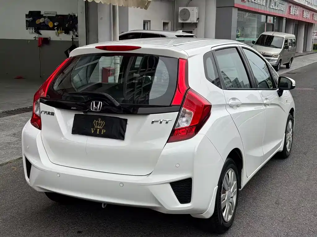 Honda Fit — миниатюра 7